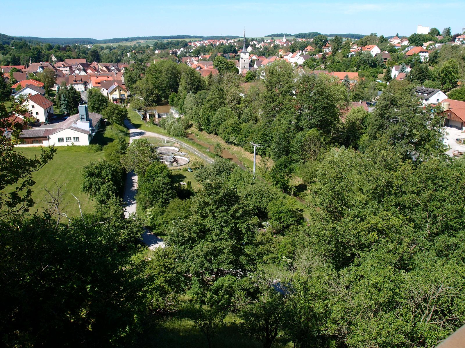Blick auf Emskirchen von der Bahnbrücke